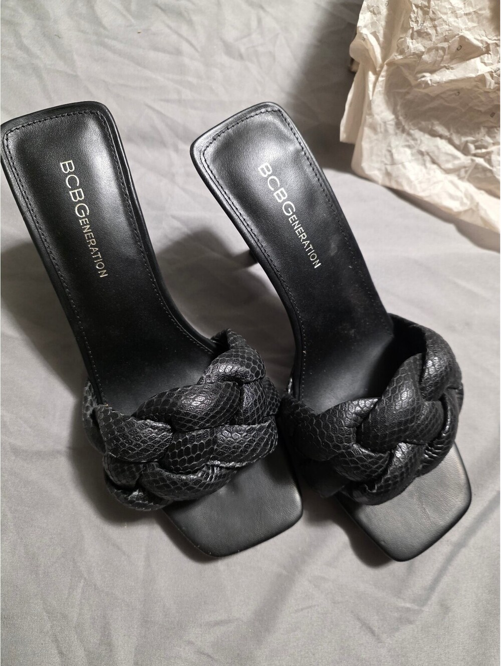 NEW BCBGeneration womens pump heels size 8